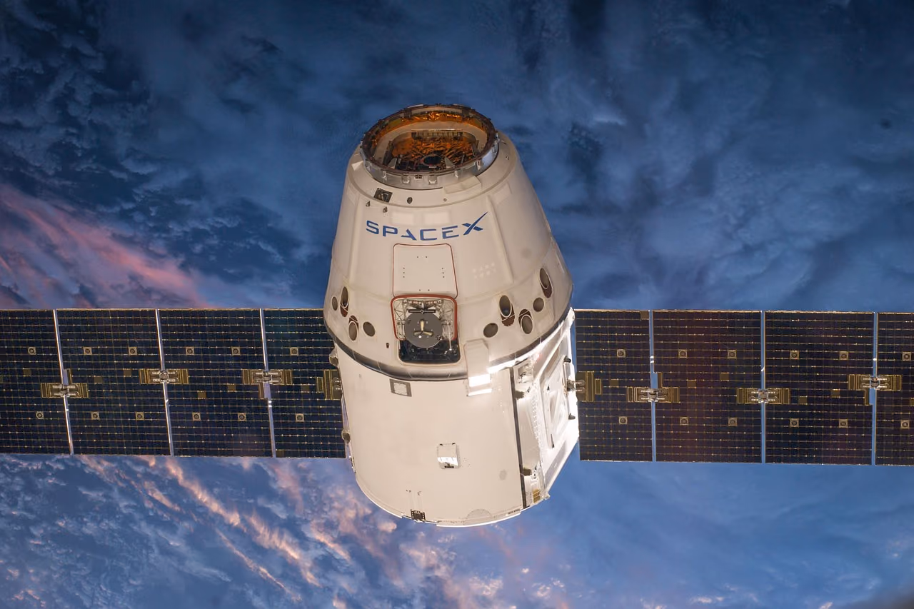 satellite-693204_1280