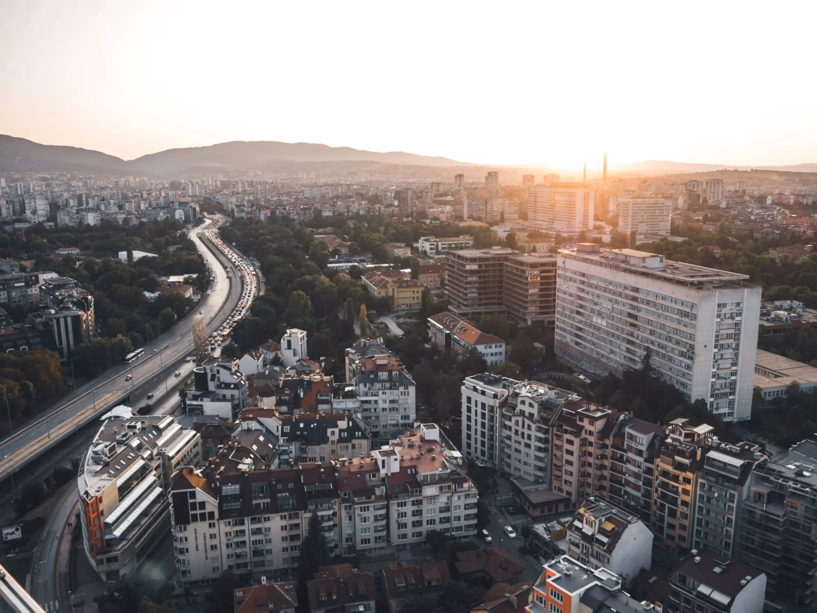 natalya-letunova-m4DOppSy9cA-unsplash_converted