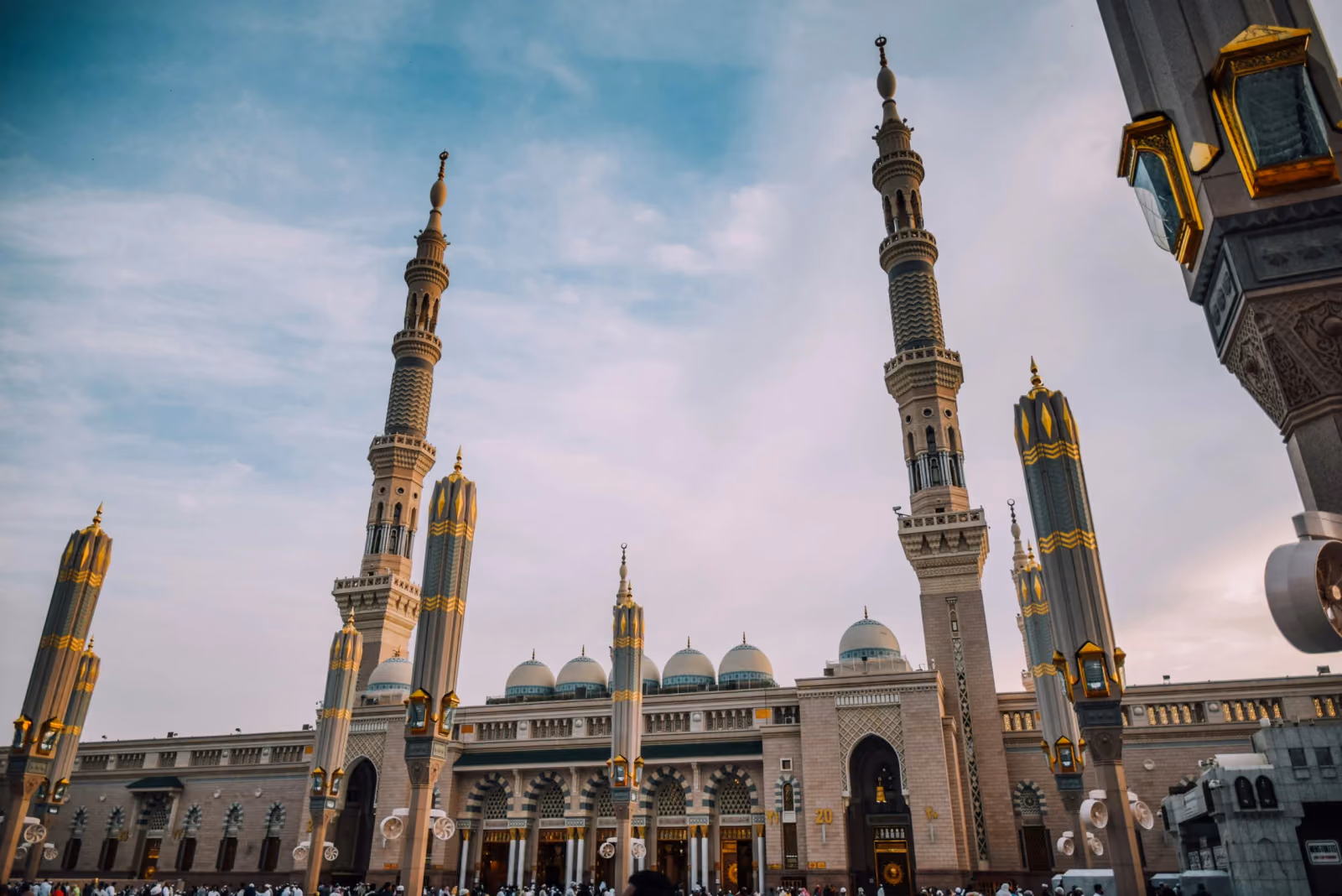 yasmine-arfaoui-qbvAboqHkBg-unsplash_converted