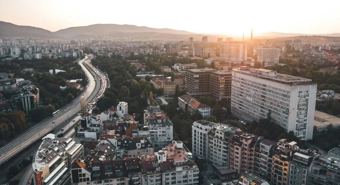 natalya-letunova-m4DOppSy9cA-unsplash_converted