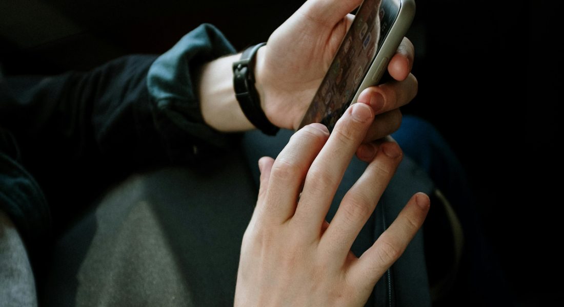 pexels-cottonbro-4606337